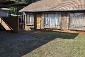 Investors Dream House for Sale in Daggafontein
