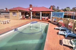 4 Bed House with Wooden Cottage in Daggafontein Ext