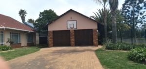 4 Bed House with Pool for Sale in Selcourt 110582737