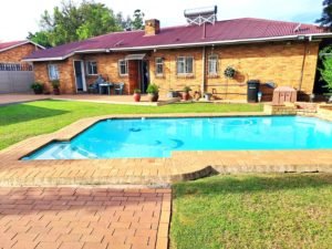2 Houses for the Price of 1 in Strubenvale 113778208