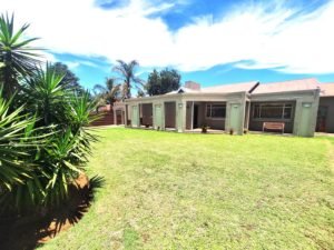 3 Bed House with Pool and Flatlet in Selcourt 113876961