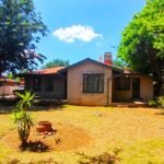 3 Bed House with Pool and Flat in Selection Park