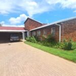 3 Bed House with Lapa and Pool in Selcourt